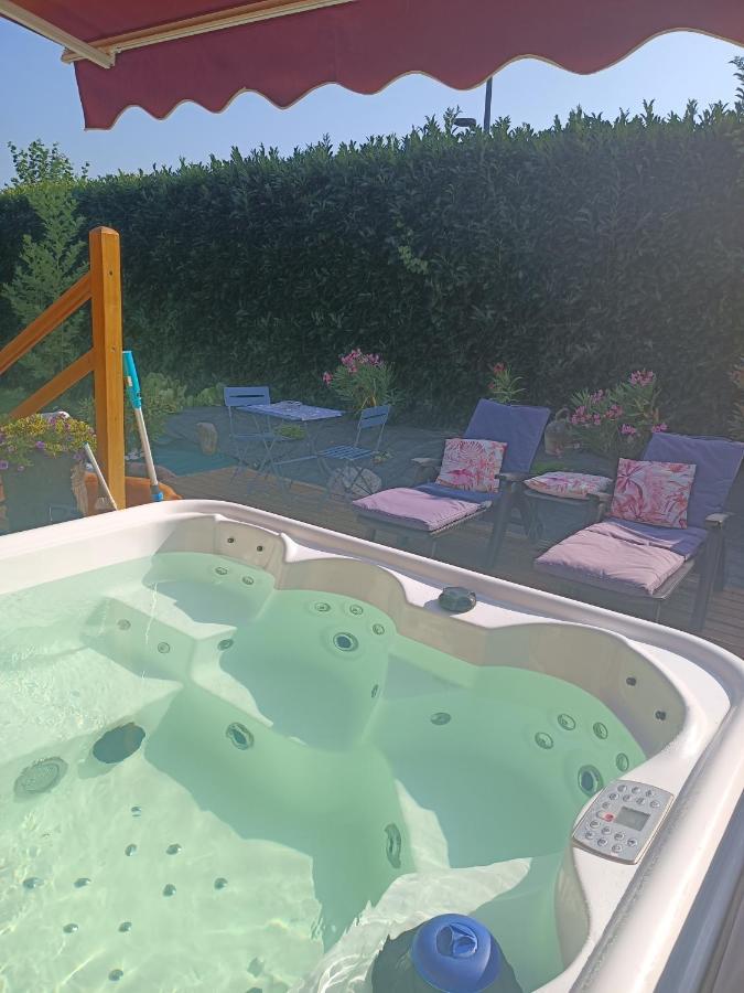 אוברוויל Chalet & Spa Sur La Cote Fleurie מראה חיצוני תמונה